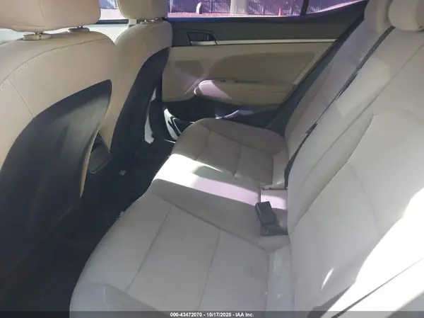 5NPD84LF4JH250587 2018 HYUNDAI ELANTRA - Image 8