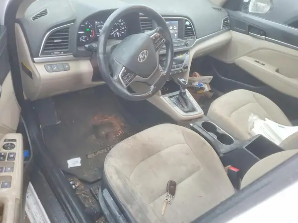 5NPD84LF4JH250704 2018 HYUNDAI ELANTRA - Image 8