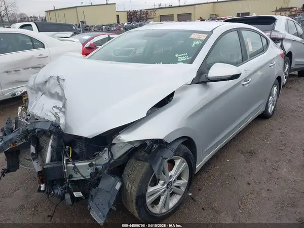 5NPD84LF4JH252498 2018 HYUNDAI ELANTRA - Image 2