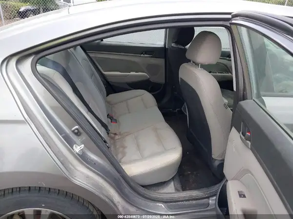 5NPD84LF4JH252873 2018 HYUNDAI ELANTRA - Image 8