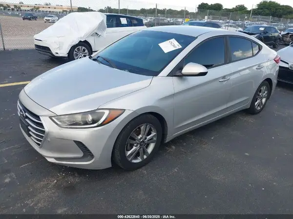 5NPD84LF4JH253988 2018 HYUNDAI ELANTRA - Image 2