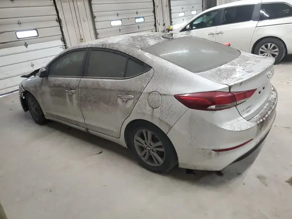 5NPD84LF4JH255675 2018 HYUNDAI ELANTRA - Image 2