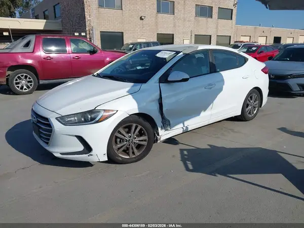 5NPD84LF4JH257331 2018 HYUNDAI ELANTRA - Image 2