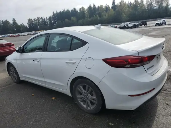 5NPD84LF4JH257586 2018 HYUNDAI ELANTRA - Image 2