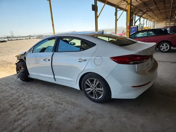 5NPD84LF4JH258043 2018 HYUNDAI ELANTRA - Image 2