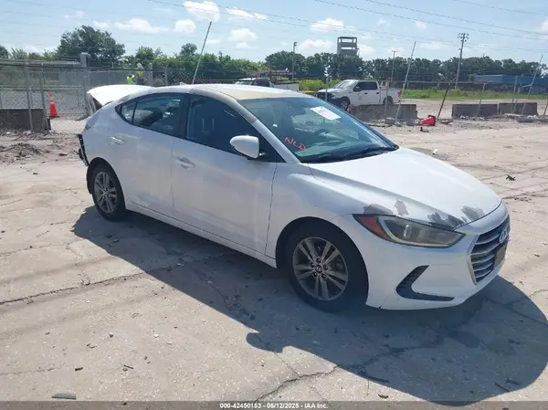 5NPD84LF4JH267020 2018 HYUNDAI ELANTRA - Image 1