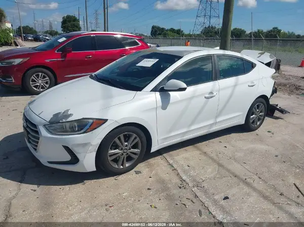 5NPD84LF4JH267020 2018 HYUNDAI ELANTRA - Image 2