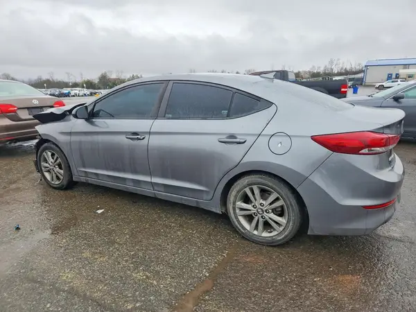 5NPD84LF4JH268068 2018 HYUNDAI ELANTRA - Image 2
