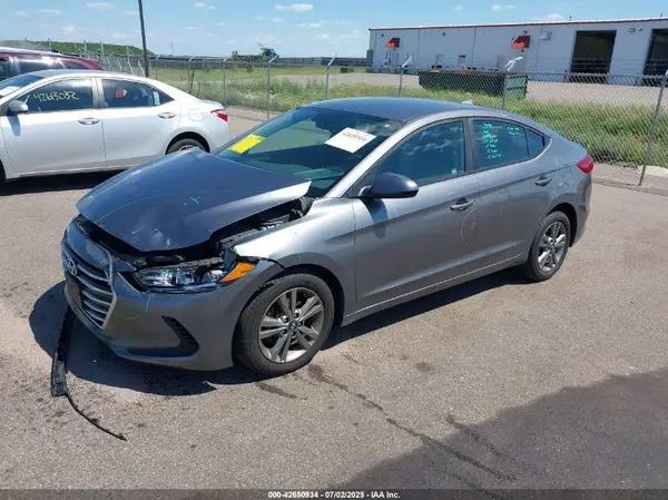 5NPD84LF4JH268376 2018 HYUNDAI ELANTRA - Image 2