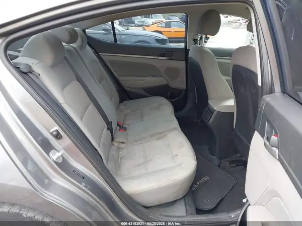 5NPD84LF4JH268393 2018 HYUNDAI ELANTRA - Image 8