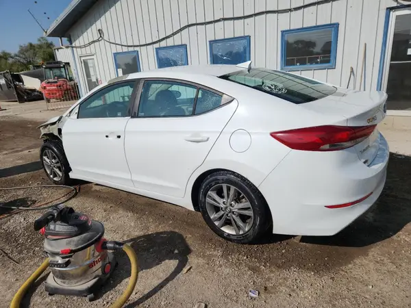 5NPD84LF4JH270788 2018 HYUNDAI ELANTRA - Image 2