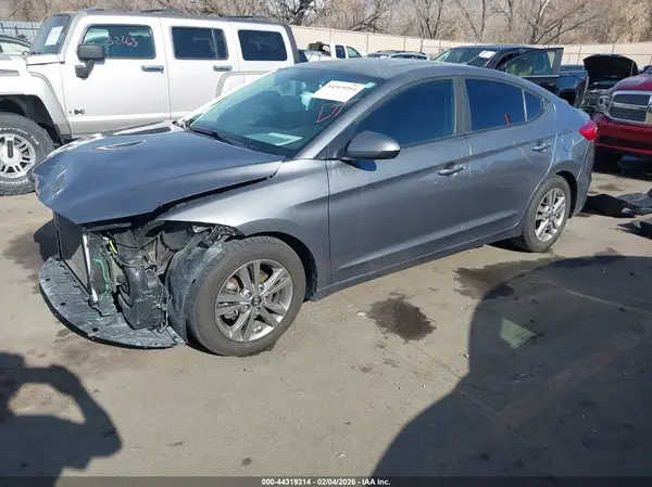 5NPD84LF4JH276509 2018 HYUNDAI ELANTRA - Image 2