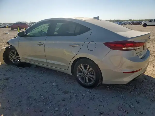 5NPD84LF4JH276977 2018 HYUNDAI ELANTRA - Image 2