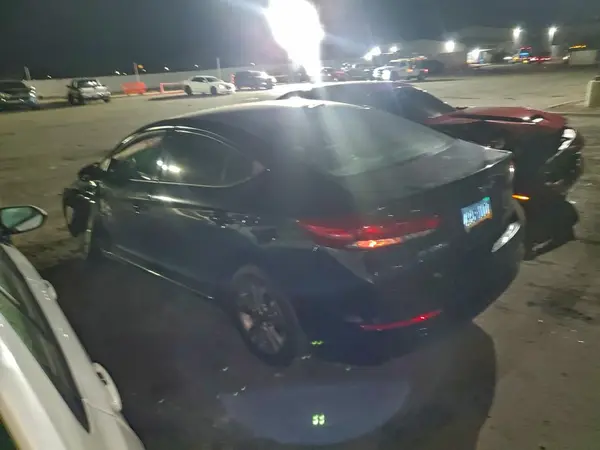 5NPD84LF4JH277823 2018 HYUNDAI ELANTRA - Image 2