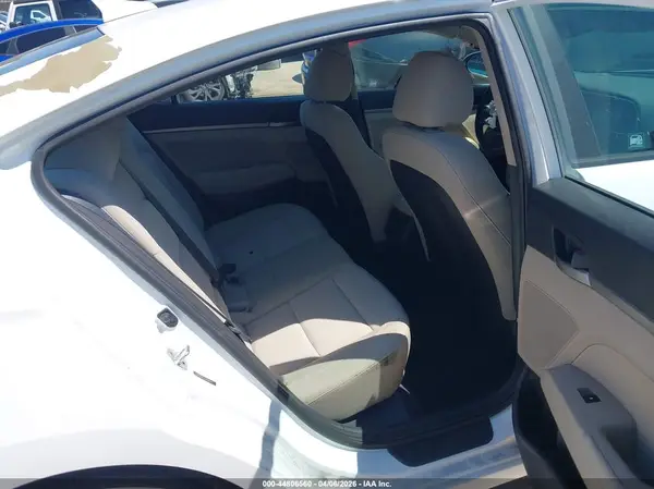 5NPD84LF4JH281614 2018 HYUNDAI ELANTRA - Image 8