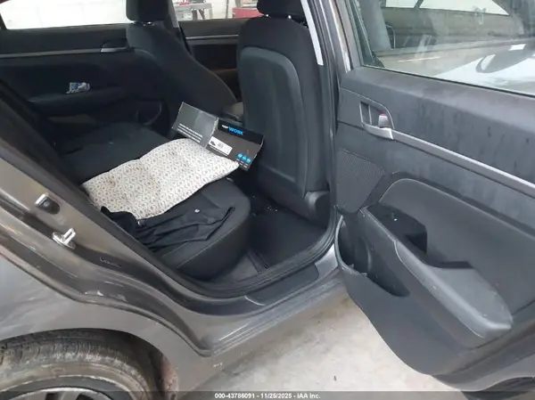 5NPD84LF4JH282973 2018 HYUNDAI ELANTRA - Image 8