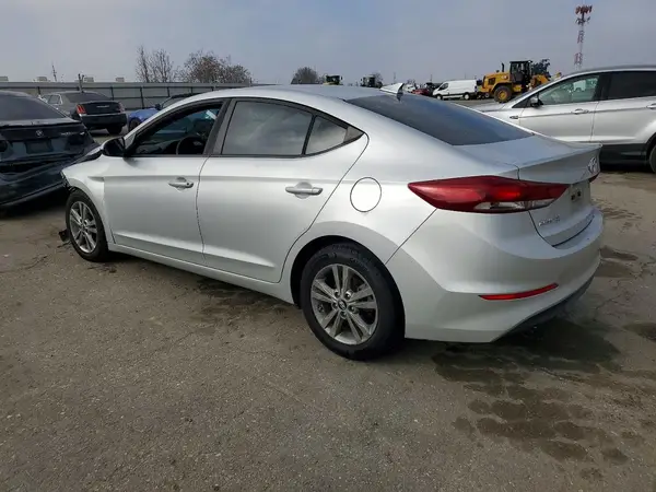 5NPD84LF4JH283122 2018 HYUNDAI ELANTRA - Image 2