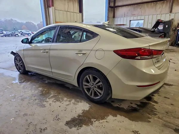 5NPD84LF4JH283704 2018 HYUNDAI ELANTRA - Image 2