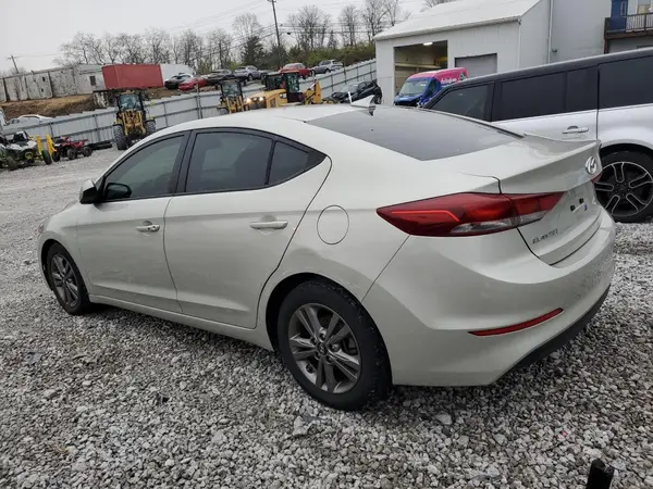 5NPD84LF4JH284805 2018 HYUNDAI ELANTRA - Image 2