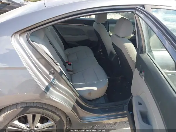 5NPD84LF4JH285016 2018 HYUNDAI ELANTRA - Image 8