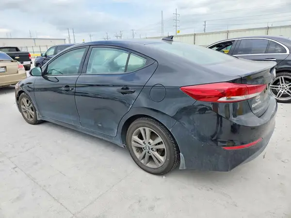 5NPD84LF4JH301067 2018 HYUNDAI ELANTRA - Image 2