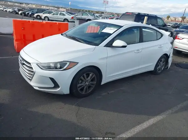 5NPD84LF4JH301795 2018 HYUNDAI ELANTRA - Image 2