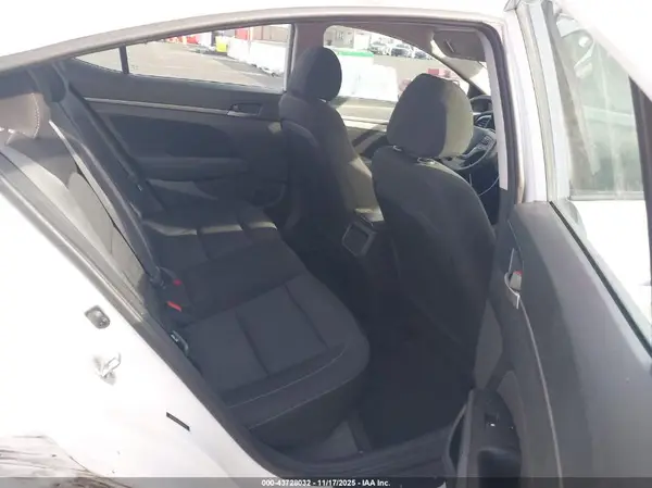 5NPD84LF4JH301795 2018 HYUNDAI ELANTRA - Image 8