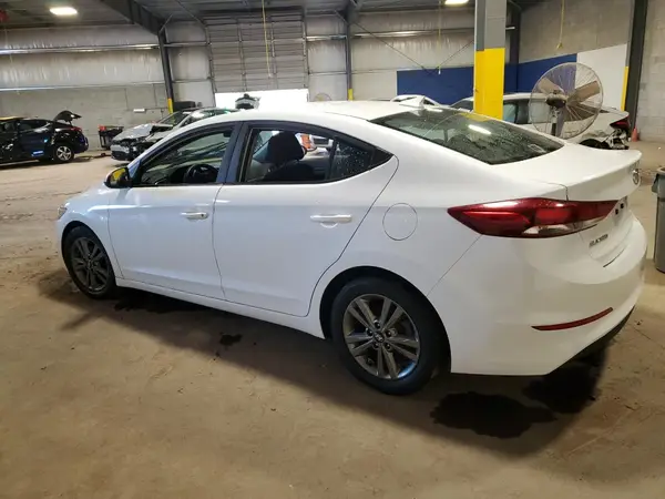 5NPD84LF4JH302378 2018 HYUNDAI ELANTRA - Image 2