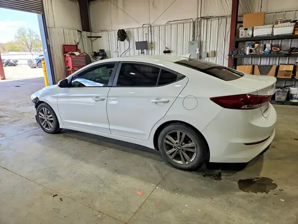 5NPD84LF4JH303157 2018 HYUNDAI ELANTRA - Image 2