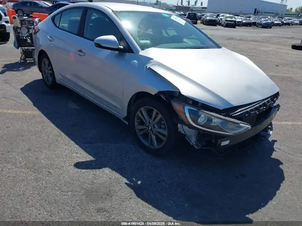 5NPD84LF4JH304549 2018 HYUNDAI ELANTRA - Image 1