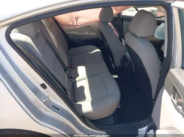 5NPD84LF4JH304549 2018 HYUNDAI ELANTRA - Image 8
