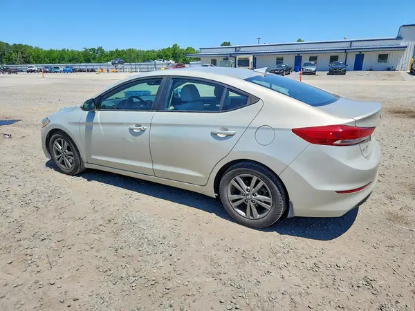 5NPD84LF4JH304986 2018 HYUNDAI ELANTRA - Image 2