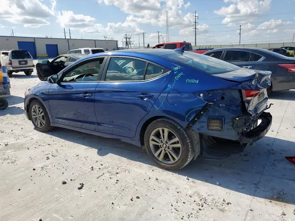 5NPD84LF4JH305670 2018 HYUNDAI ELANTRA - Image 2