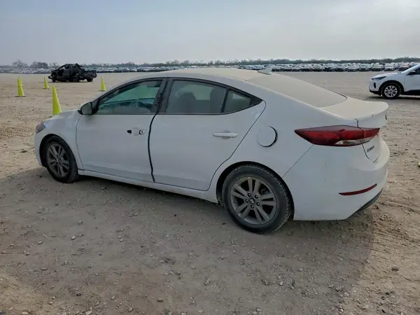 5NPD84LF4JH310335 2018 HYUNDAI ELANTRA - Image 2