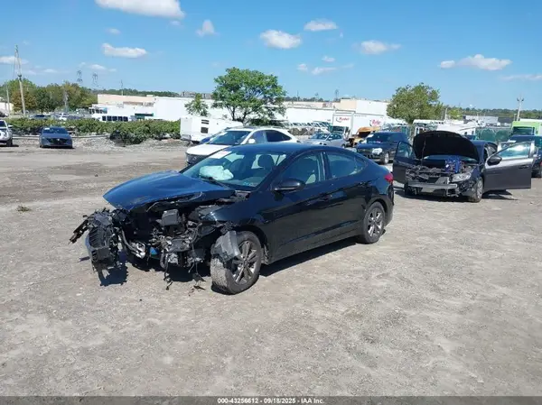 5NPD84LF4JH310464 2018 HYUNDAI ELANTRA - Image 2