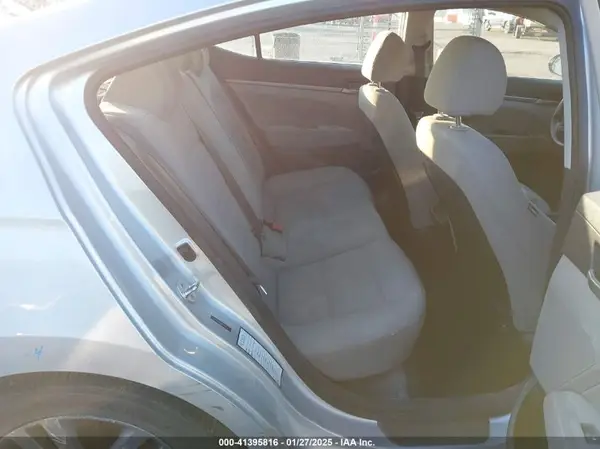 5NPD84LF4JH318709 2018 HYUNDAI ELANTRA - Image 8