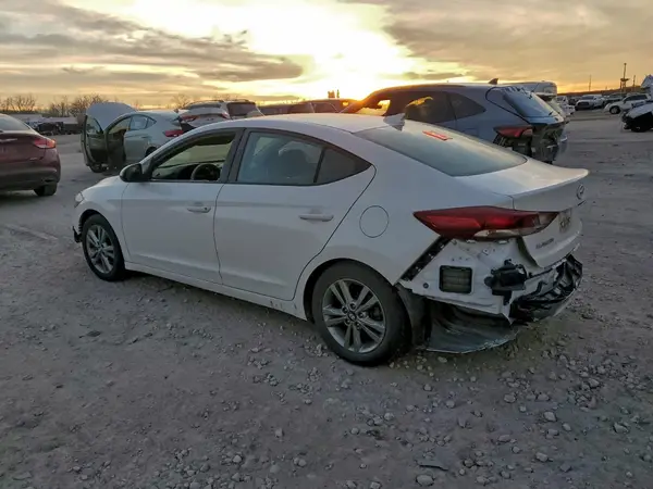 5NPD84LF4JH319164 2018 HYUNDAI ELANTRA - Image 2