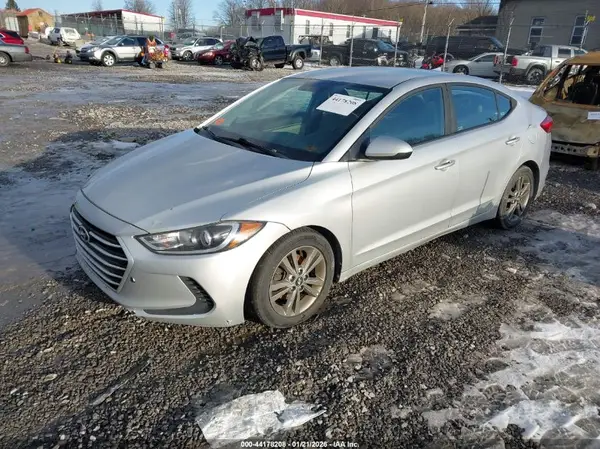 5NPD84LF4JH320458 2018 HYUNDAI ELANTRA - Image 2