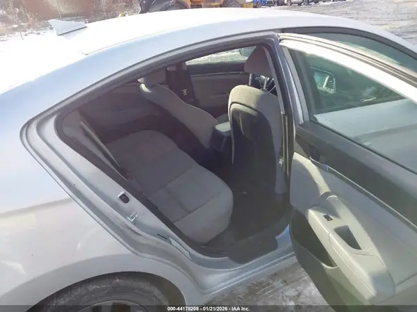 5NPD84LF4JH320458 2018 HYUNDAI ELANTRA - Image 8