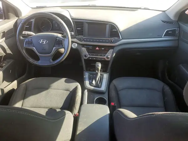 5NPD84LF4JH320802 2018 HYUNDAI ELANTRA - Image 8