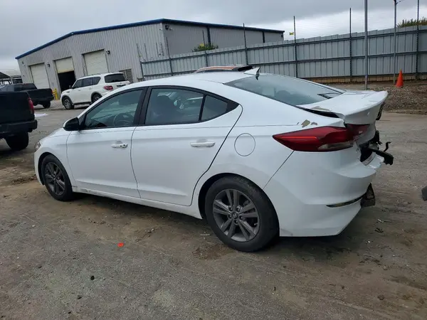 5NPD84LF4JH320833 2018 HYUNDAI ELANTRA - Image 2