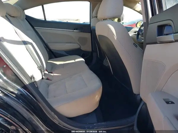 5NPD84LF4JH321478 2018 HYUNDAI ELANTRA - Image 8