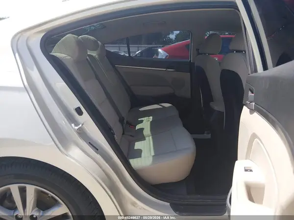 5NPD84LF4JH322002 2018 HYUNDAI ELANTRA - Image 8