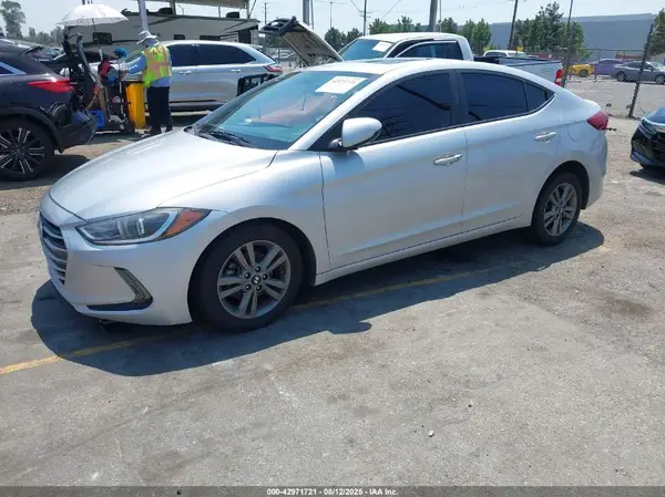 5NPD84LF4JH329600 2018 HYUNDAI ELANTRA - Image 2