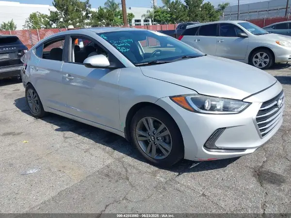 5NPD84LF4JH329676 2018 HYUNDAI ELANTRA - Image 1