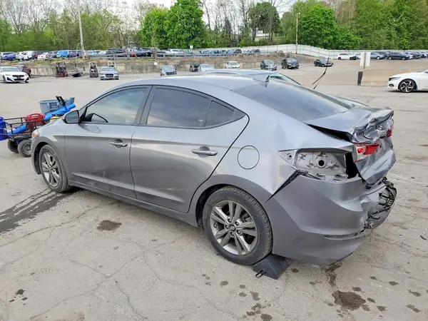 5NPD84LF4JH330939 2018 HYUNDAI ELANTRA - Image 2