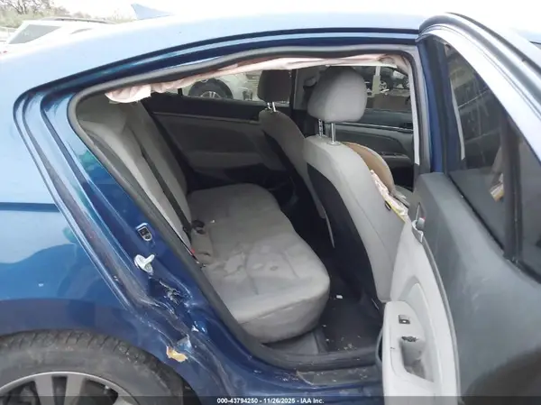5NPD84LF4JH332545 2018 HYUNDAI ELANTRA - Image 8