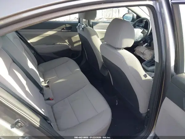 5NPD84LF4JH333520 2018 HYUNDAI ELANTRA - Image 8