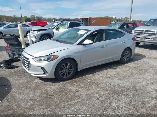 5NPD84LF4JH334022 2018 HYUNDAI ELANTRA - Image 2