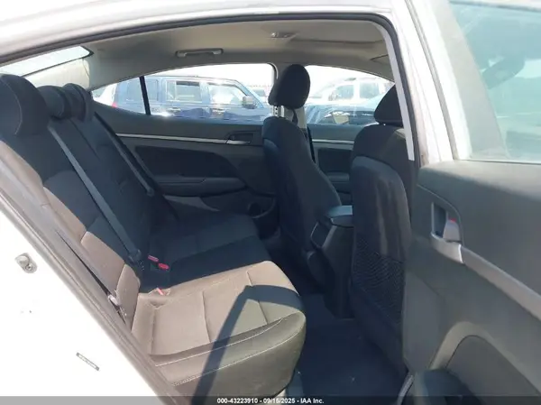 5NPD84LF4JH334800 2018 HYUNDAI ELANTRA - Image 8